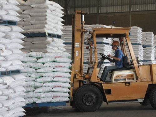 Bộ Công Thương nghiên cứu đấu giá thí điểm hạn ngạch nhập khẩu đường
