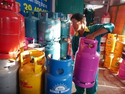 Gas giảm giá 14.000 đồng/bình