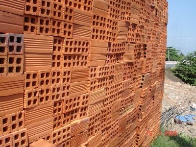 Vào mùa xây dựng, giá gạch tăng mạnh