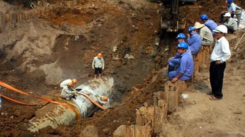 Infographic: 3 năm 12 lần vỡ đường ống nước sông Đà
