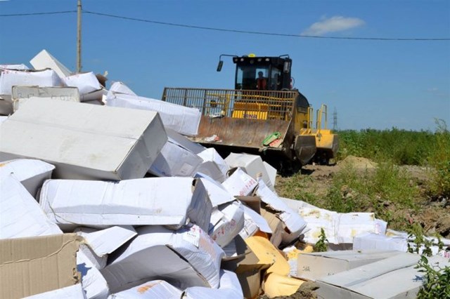 Hàng trăm nghìn dân Nga phản ứng chính phủ hủy thực phẩm