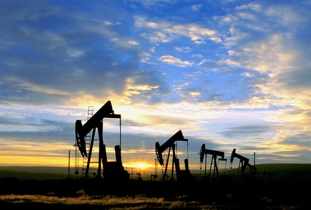Giá dầu lao dốc, Ả Rập Xê Út bắt đầu hoảng loạn