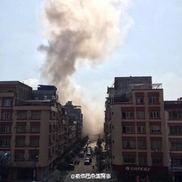 Bom nổ liên tiếp 17 địa điểm tại Trung Quốc, nhiều tòa nhà sập