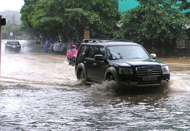 Trung Quốc xã lũ, nước sông Hồng tại Hà Nội có thể lên 3,4m 
