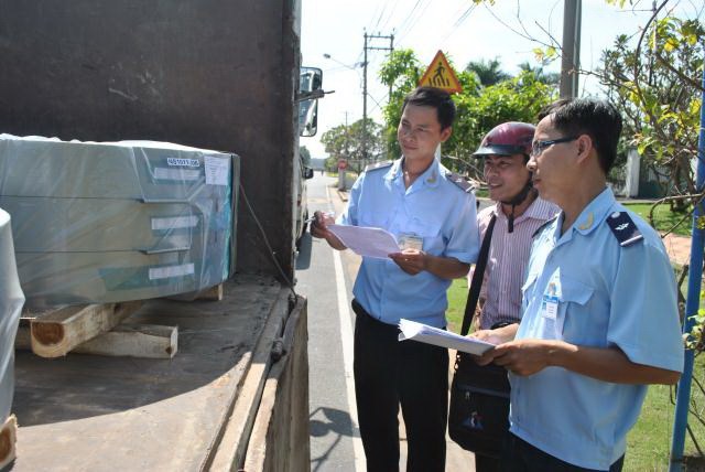 Điều kiện xét hoàn thuế với hàng tái xuất sang nước thứ ba 