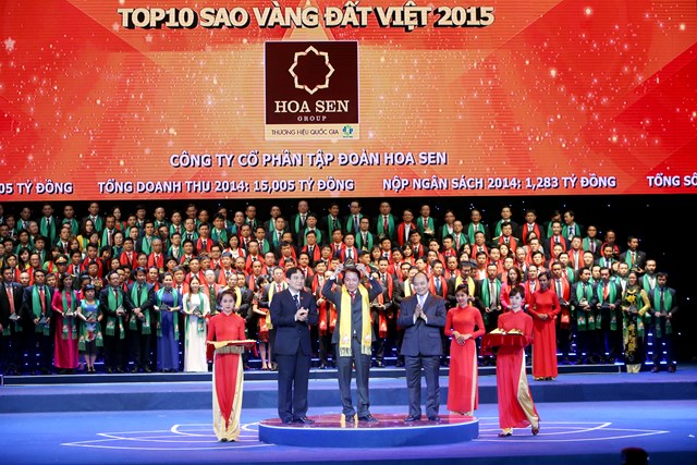 200 doanh nghiệp nhận giải thưởng Sao vàng đất Việt 2015