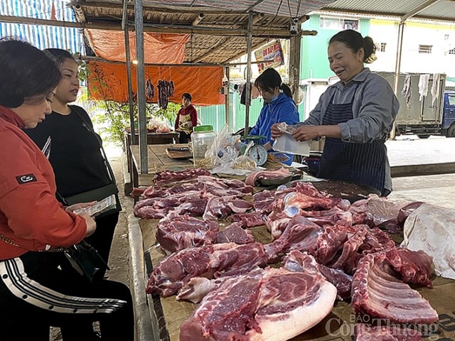 TT miền Trung và Tây Nguyên: Giá thịt heo chưa giảm sâu do tái đàn chậm