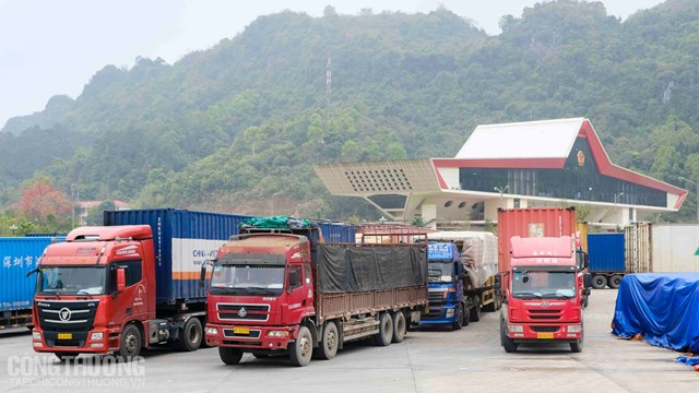 Trung Quốc siết chặt quản lý tại cửa khẩu Lạng Sơn