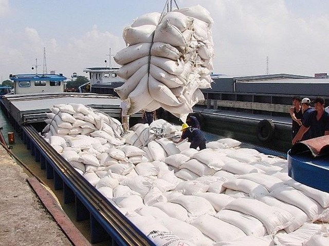 Bộ Công Thương phối hợp với Bộ Tài chính trong điều hành xuất khẩu gạo