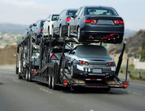 Loạt xe ô tô giảm giá hàng trăm triệu, thị trường ô tô sôi động trở lại