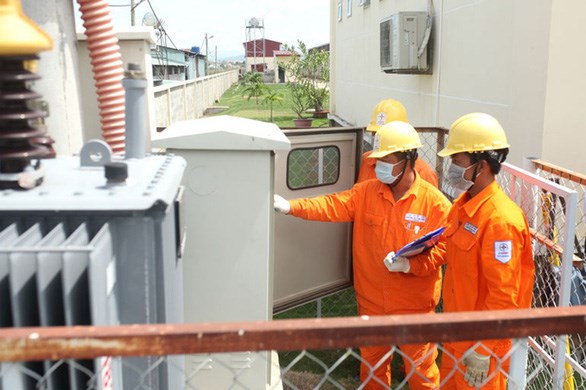 Hà Nội giảm 15% tiền điện sinh hoạt cho người dân