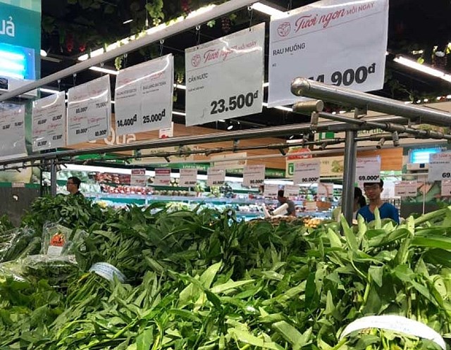 Rau xanh tăng giá phi mã ở Hà Nội, ít nhất 2 tuần nữa mới giảm