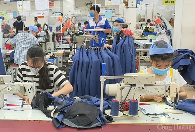 TP. Hồ Chí Minh: Sản xuất công nghiệp khởi sắc trong trạng thái binh thường mới