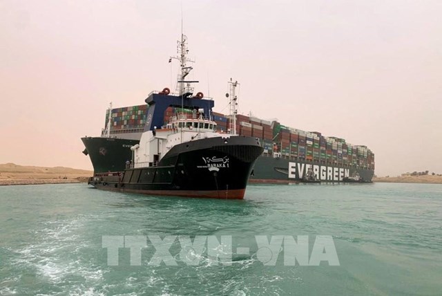 Lượng tàu container qua Biển Đỏ và Kênh đào Suez giảm đến 90%