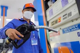 Bộ Công Thương đề xuất để doanh nghiệp tự quyết định giá xăng dầu Minh Chiến