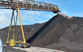 Nhập khẩu than của Trung Quốc tăng 11% do sản lượng trong nước thấp  