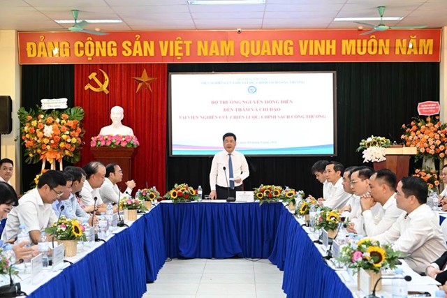 Bộ trưởng chỉ đạo 6 nhiệm vụ trọng tâm với Viện Nghiên cứu Chiến lược, chính sách Công Thương