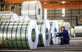Giá thép ngày 27/5: Thị trường trong nước đi ngang, giá thế giới tiếp tục giảm do nhu cầu suy yếu