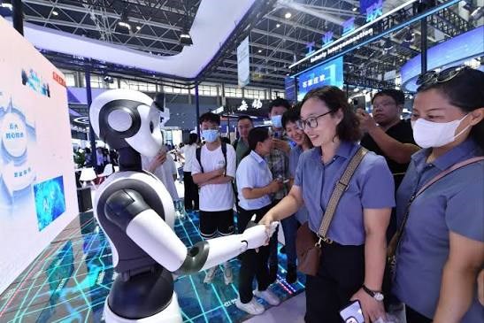 Xuất khẩu của Trung Quốc hưởng lợi từ làn sóng AI