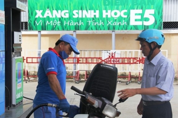 Yêu cầu tám tỉnh, thành phố sử dụng hoàn toàn xăng E5 vào tháng 6 tới