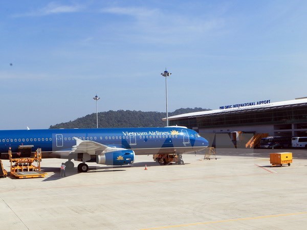 Hoạt động nhượng quyền khai thác sân bay: Không lo độc quyền!