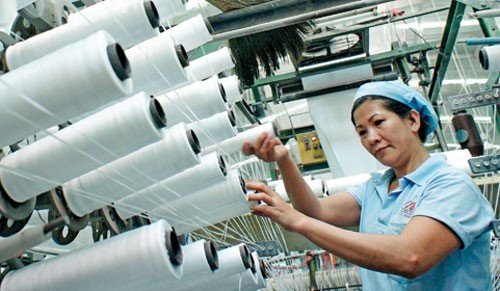 Doanh nghiệp muốn tăng giờ làm thêm, bỏ công đoàn phí