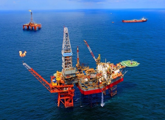 Dự báo sản lượng dầu mỏ khu vực ngoài OPEC năm 2021 tăng 