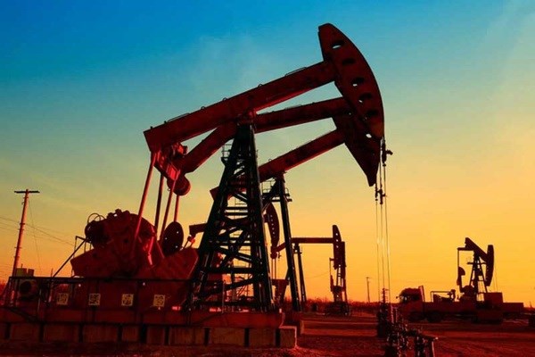 Giá dầu thế giới duy trì đà tăng