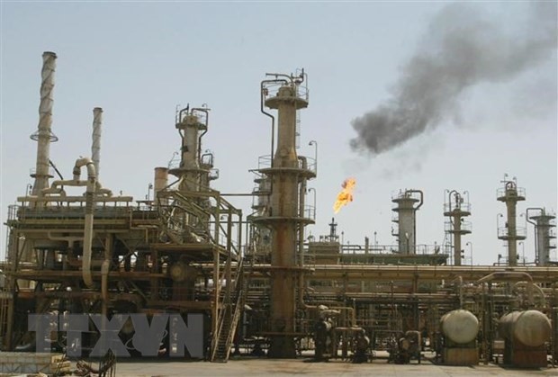 Một loạt quốc gia OPEC+ tuyên bố tự nguyện cắt giảm sản lượng dầu mỏ
