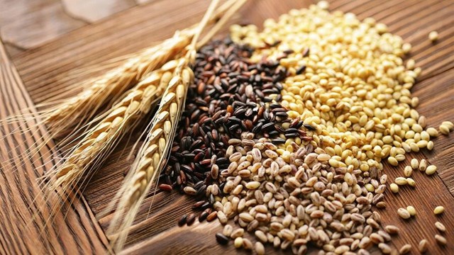 Thị trường lúa gạo trong nước ngày 13/4: Gạo nguyên liệu ổn định