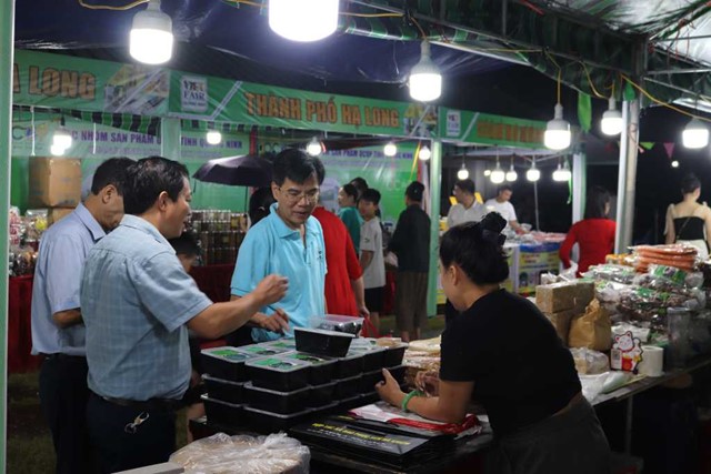 Đưa hàng Việt về nông thôn, miền núi: Tăng cường xúc tiến, kết nối cung cầu hàng Việt