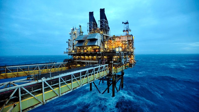 OPEC+ tiếp tục tăng sản lượng dầu