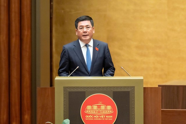 Bộ trưởng Nguyễn Hồng Diên báo cáo trước Quốc hội về các cơ chế, chính sách phát triển năng lượng quốc gia 