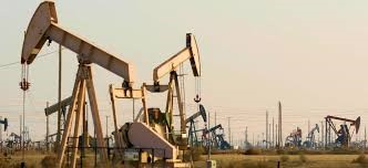 Giá dầu thế giới giảm do triển vọng nguồn cung dồi dào