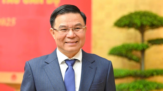 Quyền Bộ trưởng Lê Mạnh Hùng gửi thư chúc mừng năm mới tới các thế hệ cán bộ, công chức, viên chức, người lao động 