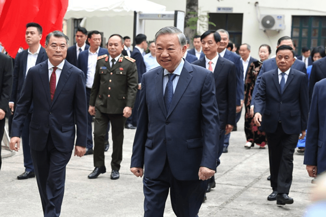 Lãnh đạo Đảng, Nhà nước cùng cử tri cả nước tham gia bầu cử