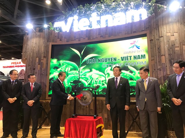 Khai trương Khu gian hàng Việt Nam tại Hội chợ Trung Quốc – ASEAN lần thứ 14