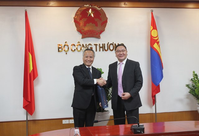 Thứ trưởng Trần Quốc Khánh tiếp và làm việc với đoàn Bộ Ngoại giao Mông Cổ