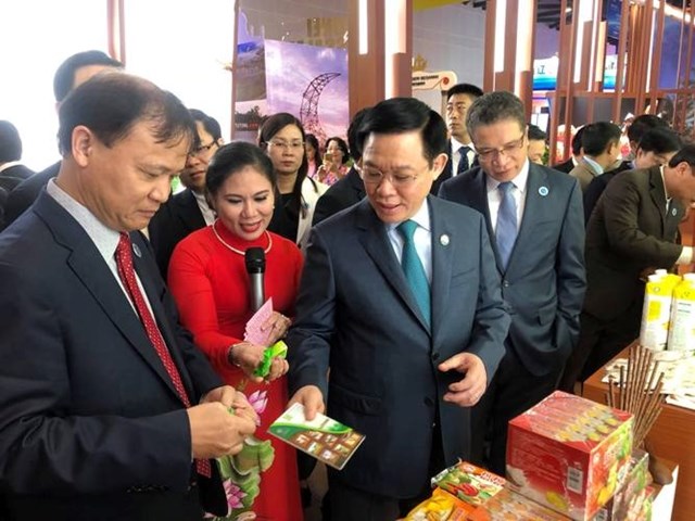 Phó Thủ tướng Vương Đình Huệ dự khai trương Hội chợ CAEXPO 2018