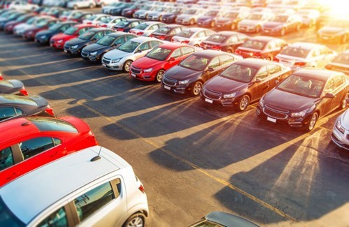 Bộ Công thương quy định cửa khẩu nhập ô tô dưới 16 chỗ ngồi 