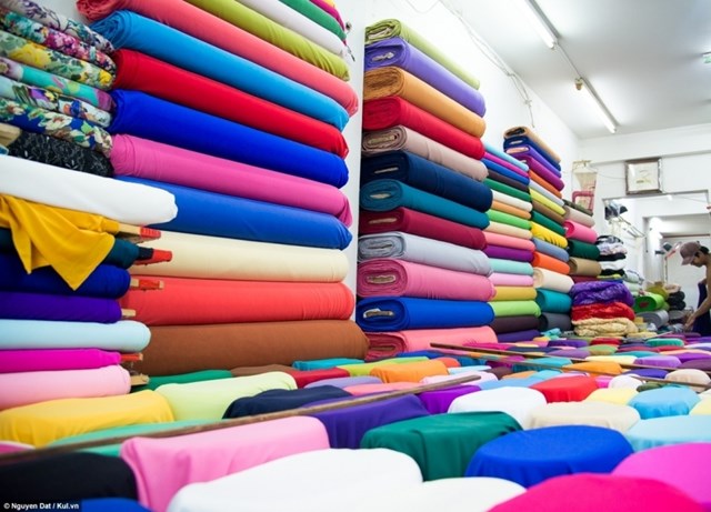 Vải may mặc nhập khẩu từ Trung Quốc chiếm trên 61% kim ngạch 