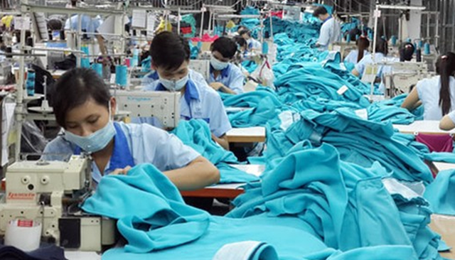Ngành dệt may Việt Nam sẽ bị cạnh tranh quyết liệt ở cả ‘sân trong, sân ngoài’