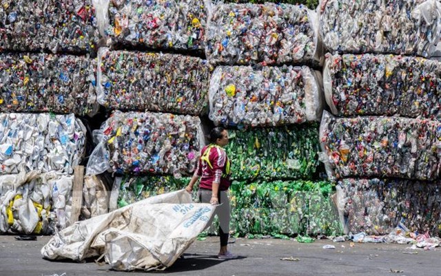 Nhật Bản thông qua dự luật đẩy mạnh việc tái chế rác thải nhựa