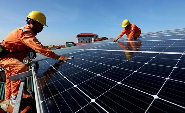 Giảm điện than, ngừng nhập khẩu từ Trung Quốc để "nhường" điện mặt trời