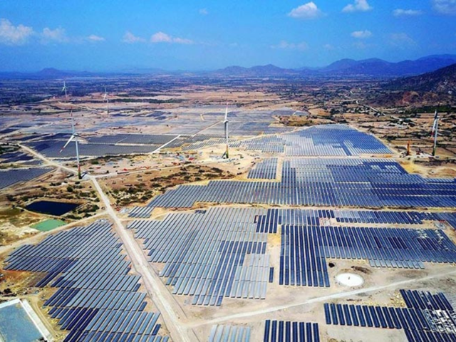 Algeria gọi thầu thực hiện 15 nhà máy điện mặt trời