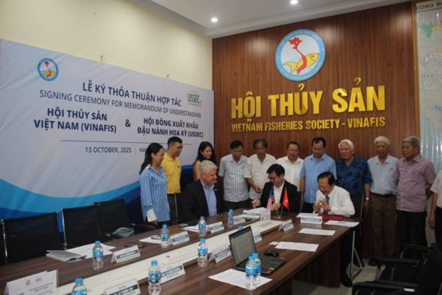 Hợp tác xây dựng chuỗi thủy sản và đậu nành bền vững
