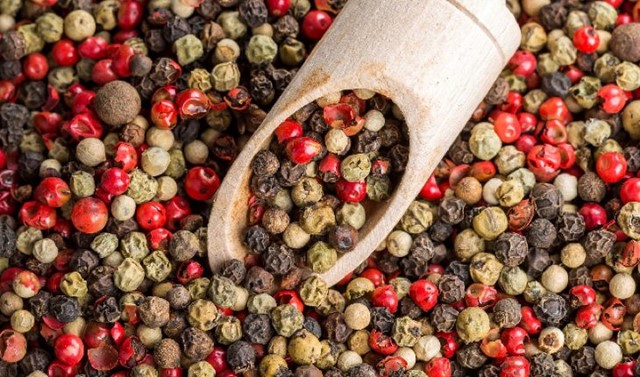 Giá hạt tiêu ngày 13/11/2025: Đắk Lắk và Đắk Nông giảm về 146.000 đồng/kg