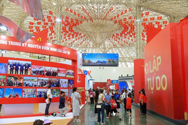 26-27/12/2025: Triển lãm “Thành tựu kinh tế, xã hội của đất nước sau 40 năm đổi mới“