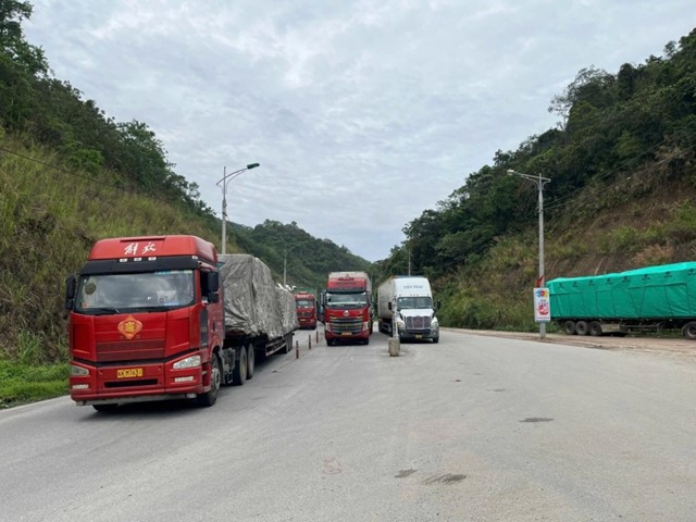 Lạng Sơn: Thông quan hơn 3.800 xe hàng hóa trong hai ngày