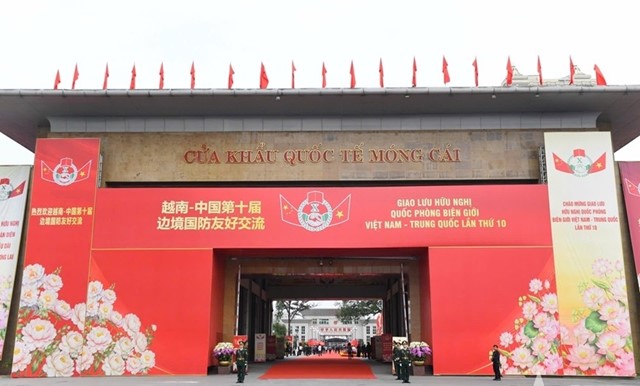 Tạm dừng thông quan tại cửa khẩu quốc tế Móng Cái